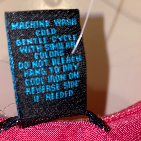 ♦️NWT♦️Fuchsia Short Sleeve Top - Picture 3 of 4